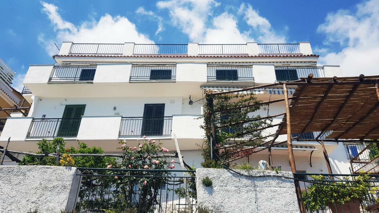 Hills Apart-hotel 2*
